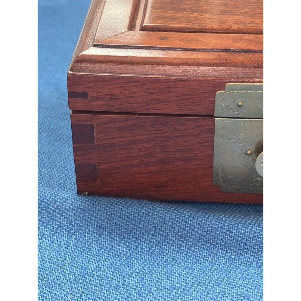 Vtg Chinese Rosewood Jewelry Box w/ Brass Latch & Dovetail Joints 7